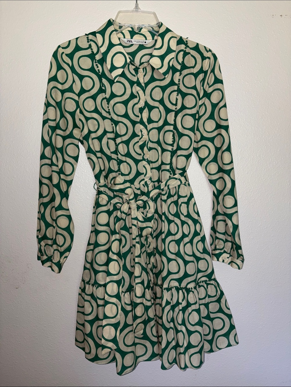 Zara Amelie Green and Ecru Geometric Tie-Waist Long Sleeve Dress